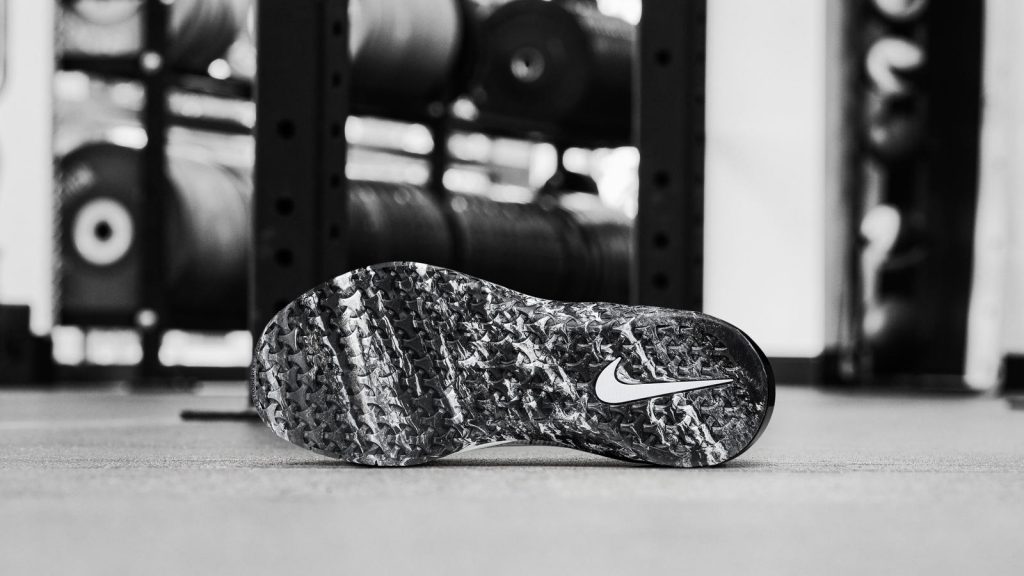 Nike metcon dsx flyknit black and white best sale