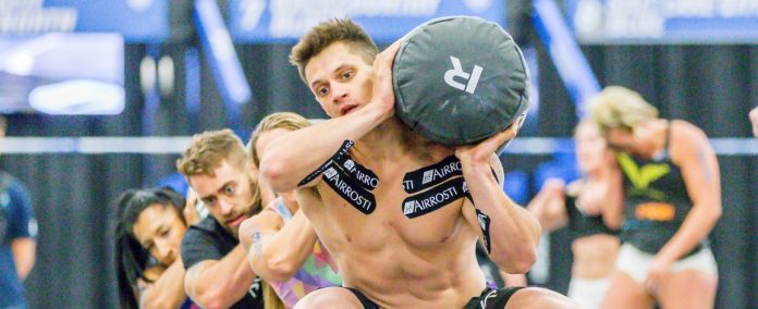 teamdontstop-2018regionals Travis Williams leads Team Dont Stop at the front of the Worm at the 2018 CrossFit Games South Regional. Photo courtesy of CrossFit Inc.