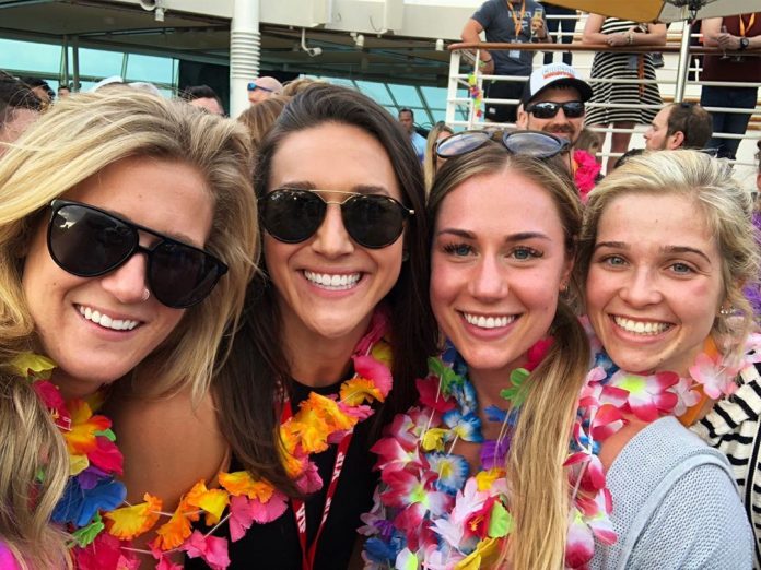 wodonthewaves Jessica Griffith, Jen Smith, Brooke Wells and Aspen Parks on WOD on the Waves.
